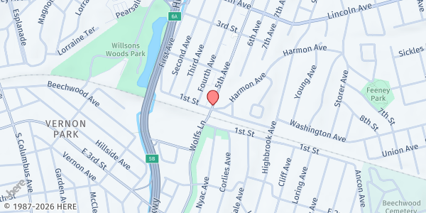 Map showing Town Hall Park at Harmon Avenue At 5th Avenue, Pelham, NY